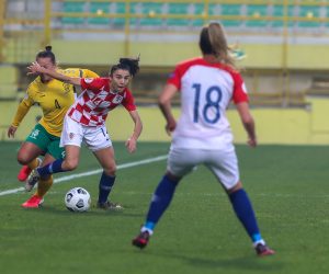 27.11.2020., stadion Aldo Drosina, Pula - Kvalifikacije zena za UEFA Europsko nogometno prvenstvo, Hrvatska - Litva. Algimante Mikutaite, Antonia Dulcic Photo: Srecko Niketic/PIXSELL