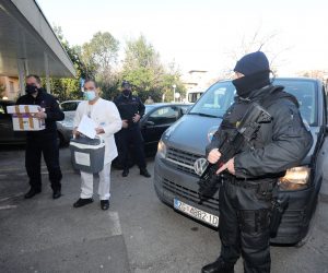 27.12.2020., Rijeka - U pratnji policije u Nastavni zavod za javno zdravstvo stiglo je cjepivo za COVID-19. Izjavu je dao epidemiolog Dobrica Roncevic.
Photo: Goran Kovacic/PIXSELL