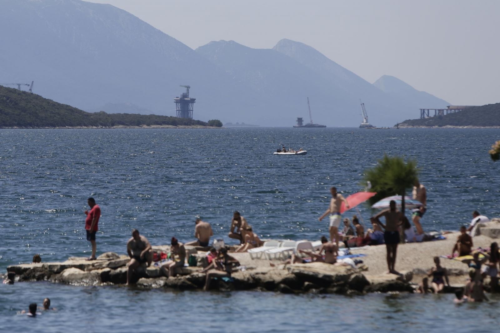 28.06.2020., Neum - Gradjani Bosne i Hercegovine napunili plaze. Photo: Denis Kapetanovic /PIXSELL