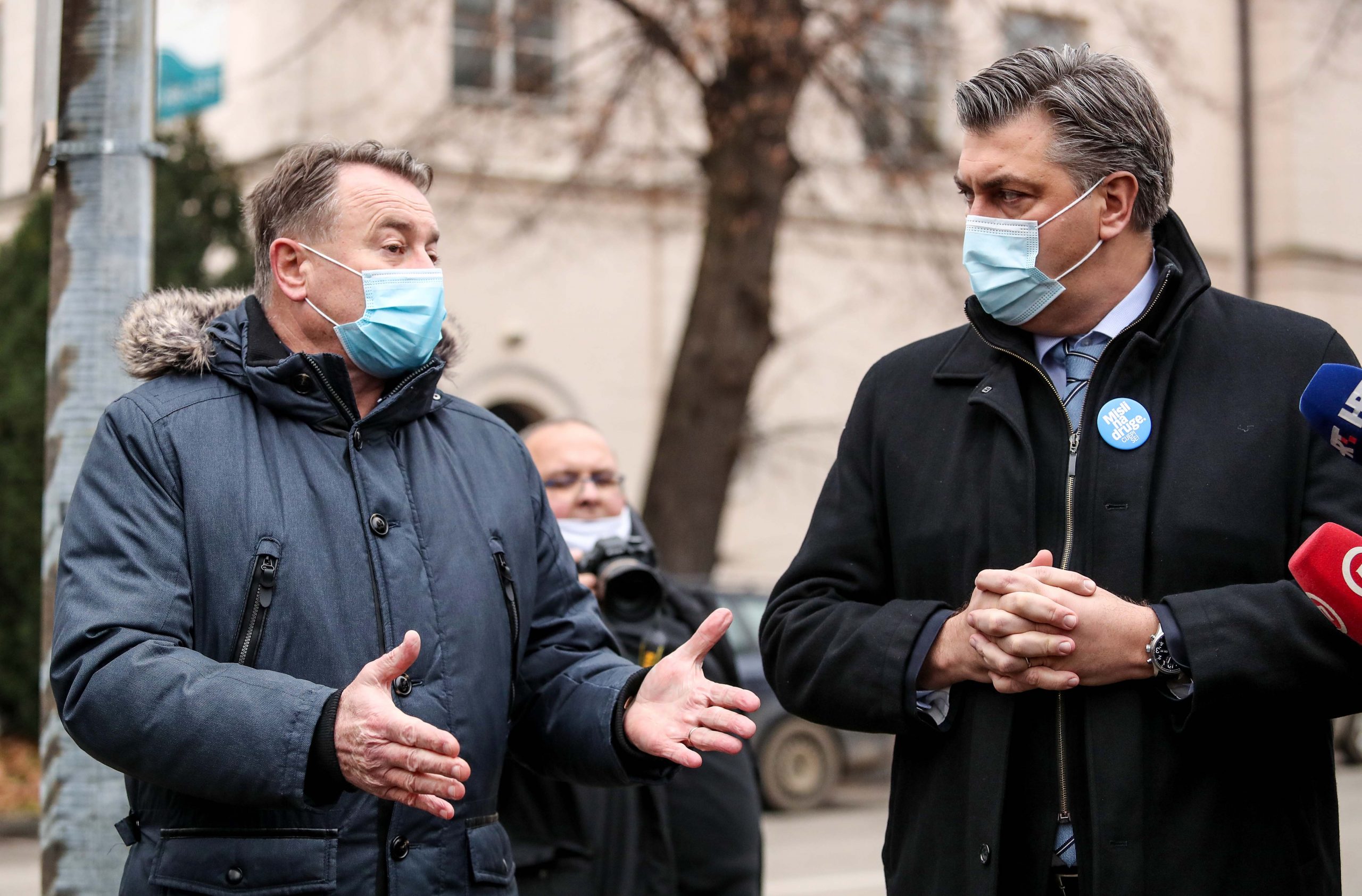 28.12.2020., Sisak - Premijer Andrej Plenkovic i predsjednik RH Zoran Milanovic, u drustvu ministara stigli je u Sisak i obisli  zgrade stradale u potresu koji je jutros pogodio sjeverozapadni dio Hrvatske.  Ivo Zinic. 
Photo: Luka Stanzl/PIXSELL
