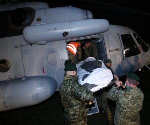 29.12.2020., Iz vojarne Predrag Matanovic u Petrinji helikopterima hrvatske vojske počcnje evakuacija 17 nepokretnih ljudi iz ovdasnjih domova za stare i bolnice u Sisku. Bit ce prevezeni u Zagreb, u bolnicu u Dubravi. Photo: Igor Kralj/PIXSELL