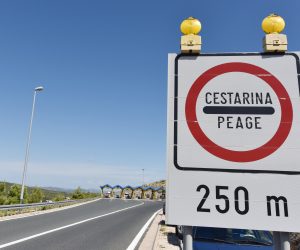 30.06.2017., Sibenik - Od 1. srpnja ljetne tarife cestarine za automobile i motocikle na autocestama kojima upravljaju Hrvatske autoceste i Autocesta Rijeka – Zagreb
Photo: Hrvoje Jelavic/PIXSELL