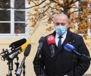 30.11.2020., Zagreb - U dvoristu Vlade RH Tomislav Medved prije sastanka uzeg kabineta dao izjavu o ostavci drzavnog tajnika Stjepana Sucica. 
Photo: Marko Lukunic/PIXSELL