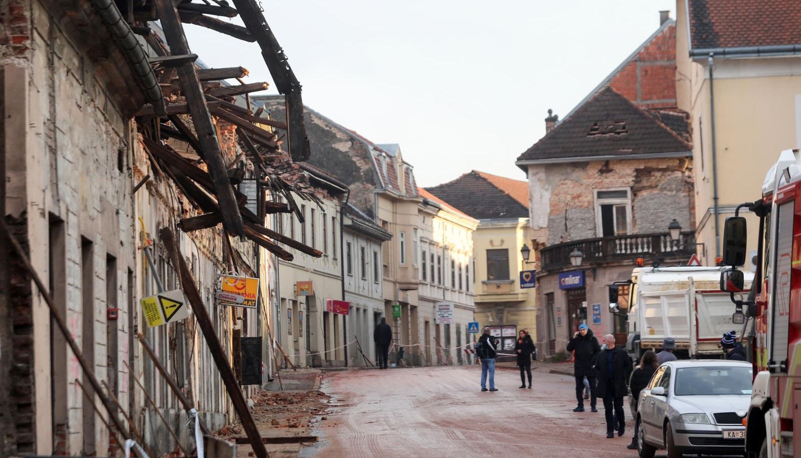 30.12.2020., Petrinja - Posljedice jucerasnjeg potresa u Petrinji. Snazan potres pogodio je jucer Hrvatsku, epicentar potresa magnitude 6.2 je bio 3 kilometra od Petrinje. Photo: Marin Tironi/PIXSELL