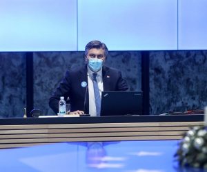 23.12.2020., Zagreb - U Nacionalnoj i sveucilisnoj knjiznici odrzana je 32. sjednica Vlade Republike Hrvatske na kojoj je predstavljen i usvojen plan za  cijepljenje gradjana protiv koronavirusa. Prve doze cjepiva tvrtke Pfizer u Hrvatsku trebaju stici 26.12.2020. Andrej Plenkovic, predsjednik Vlade RH  Photo: Zeljko Lukunic/PIXSELL