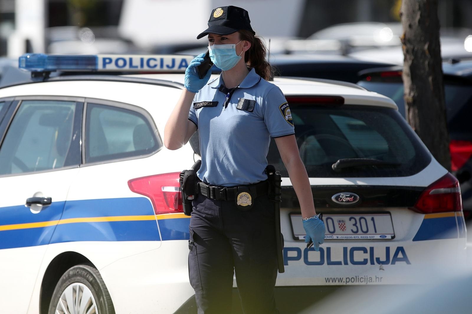 11.05.2020., Zagreb - Djelatnici servisa Porsche Inter Auto pronasli su improviziranu eksplozivnu napravu kod kotaca na jednom automobilu. Policija i pirotehnicari deaktivirali su bobmu. Photo: Igor Kralj/PIXSELL