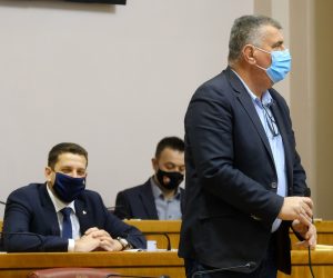 Zagreb, 11.12.2020. - Nastavak 4. sjednice Hrvatskog sabora.
Na fotografiji Miro Bulj.
foto HINA/ Edvard ŠUŠAK/ es
