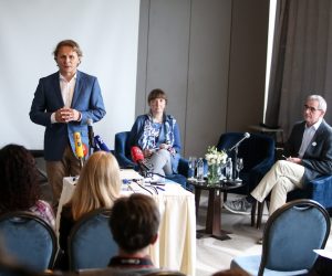 15.05.2017., Zagreb - Konferencija za medije pod nazivom Stop plagiranju u Hrvatskoj na kojoj su sudjelovali znanstvenici Ivan Djikic, Vesnica Garasic Damir Bakic kao inicijatori istoimene peticije. 
Photo: Petar Glebov/PIXSELL