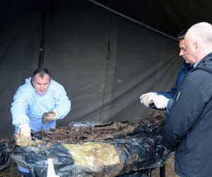 01.12.2015., Gornje Seliste - Na mjesnom groblju u Gornjem Selistu kod Gline pocela je ekshumacija posmrtnih ostataka osoba poginulih 1995. godine u Domovinskom ratu. Predrag Matic. Photo: Nikola Cutuk/PIXSELL