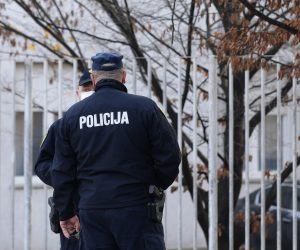 Zagreb, 1.12.2020. - Načelnik Sektora policije u PU zagrebačkoj Davor Posilović dao je izjavu za medije povodom postupanja policije tijekom provođenja nadzora pridržavanja mjera Stožera civilne zaštite  RH.HINA/ Tomislav PAVLEK/ tp