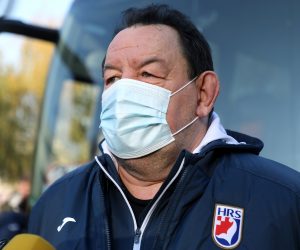 Zagreb, 23.11.2020. - Okupljanje hrvatske enske seniorske rukometne reprezentacije pred polazak u Poreè na zavrne pripreme za nastup na Europskom prvenstvu. Na fotografiji izbornik Nenad otariæ. foto HINA/ Lana SLIVAR DOMINIÆ/ lsd