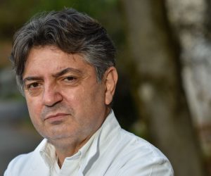 23.12.2020., Zagreb - dr Goran Tešović, specijalist infektologije i pedijatrijske infektologije u Klinici za infektivne bolesti “Dr Fran Mihaljević” u Zagrebu.

Foto: Saša Zinaja/NFoto