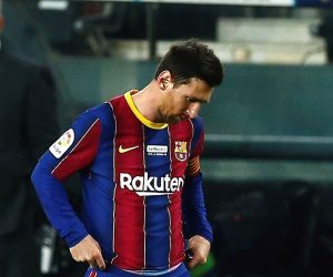 epa08894201 FC Barcelona's striker Leo Messi reacts at the end of the Spanish LaLiga soccer match between FC Barcelona and Valencia CF held at Camp Nou Stadium in Barcelona, Spain, 19 December 2020.  EPA/Enric Fontcuberta