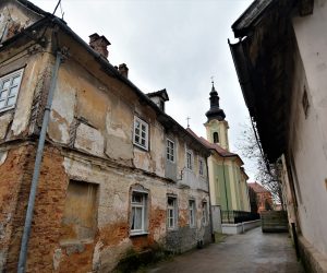 Karlovac, 29.12.2020.- Jak potres osjetio se u 12.20 u Karlovcu i cijeloj Karlovačkoj županiji, štete su neznatne, dojava o ozlijeđenima nema, a Civilna zaštita angažirala je sve snage. foto HINA/ Mladen VOLARIĆ/ ml