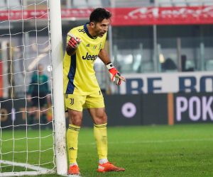 epa08894913 Juventus' goalkeeper Gianluigi Buffon reacts during the Italian Serie A soccer match Parma Calcio vs Juventus FC at Ennio Tardini stadium in Parma, Italy, 19 December 2020.  EPA/ELISABETTA BARACCHI