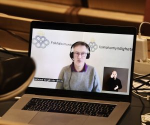 epa08920230 State epidemiologist Anders Tegnell of the Public Health Agency of Sweden is seen displayed on a laptop screen during a digital news conference updating on the coronavirus disease (COVID-19) pandemic situation, in Stockholm, Sweden, 05 January 2021.  EPA/JANERIK HENRIKSSON SWEDEN OUT