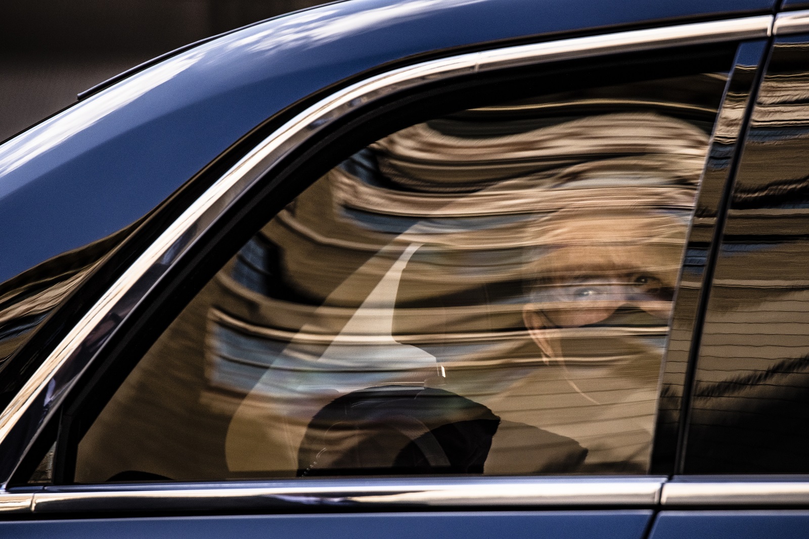epaselect epa08954403 US President Joe Biden heads to the White House after being sworn in as the 46th President of the United States in Washington, DC, USA, 20 January 2021. Biden won the 03 November 2020 election to become the 46th President of the United States of America.  EPA/SAMUEL CORUM