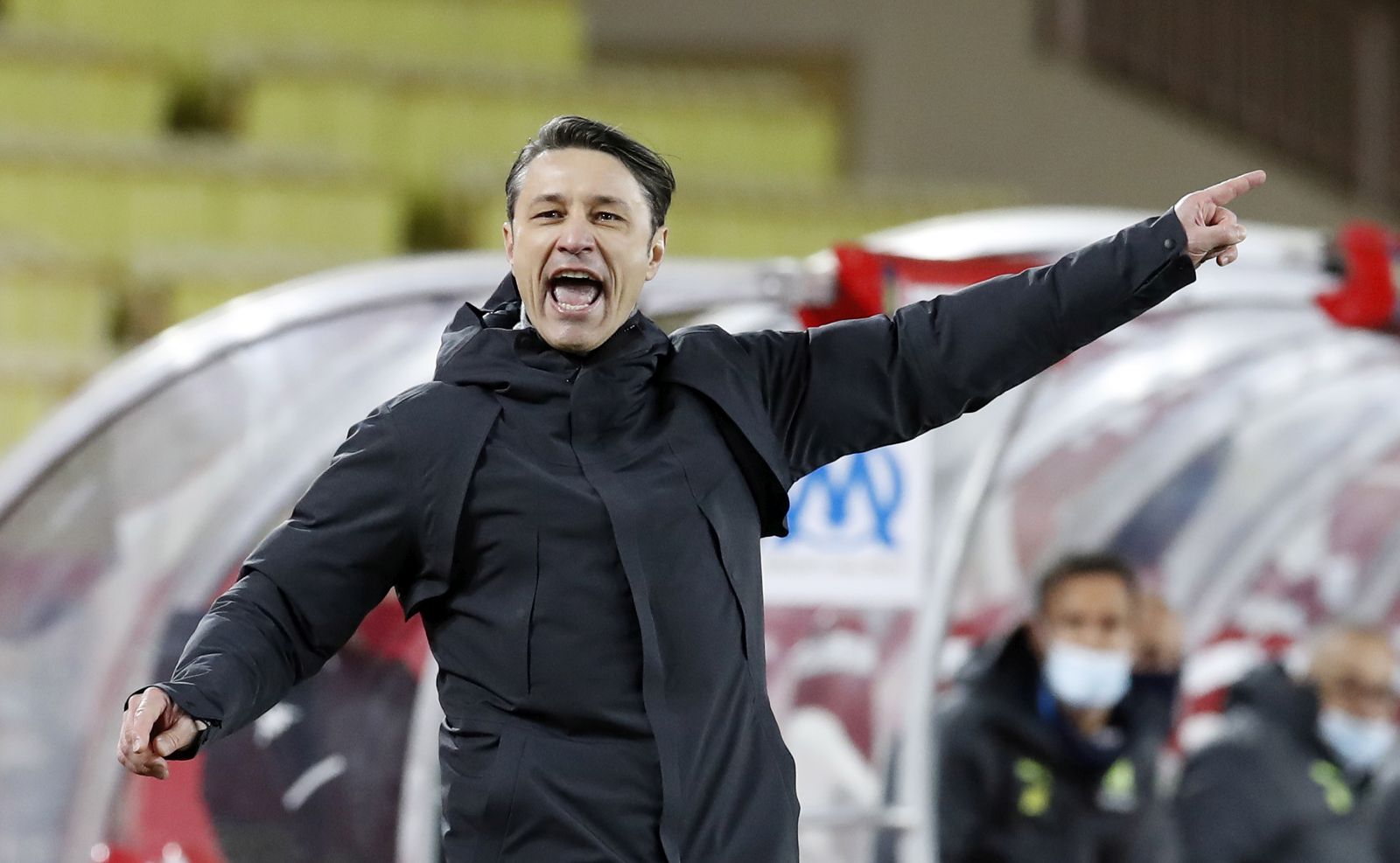 epa08961256 AS Monaco's Croatian head coach Niko Kovac gestures during the French Ligue 1 soccer match AS Monaco vs Olympique Marseille, at Stade Louis II, in Monaco, 23 January 2021.  EPA/SEBASTIEN NOGIER