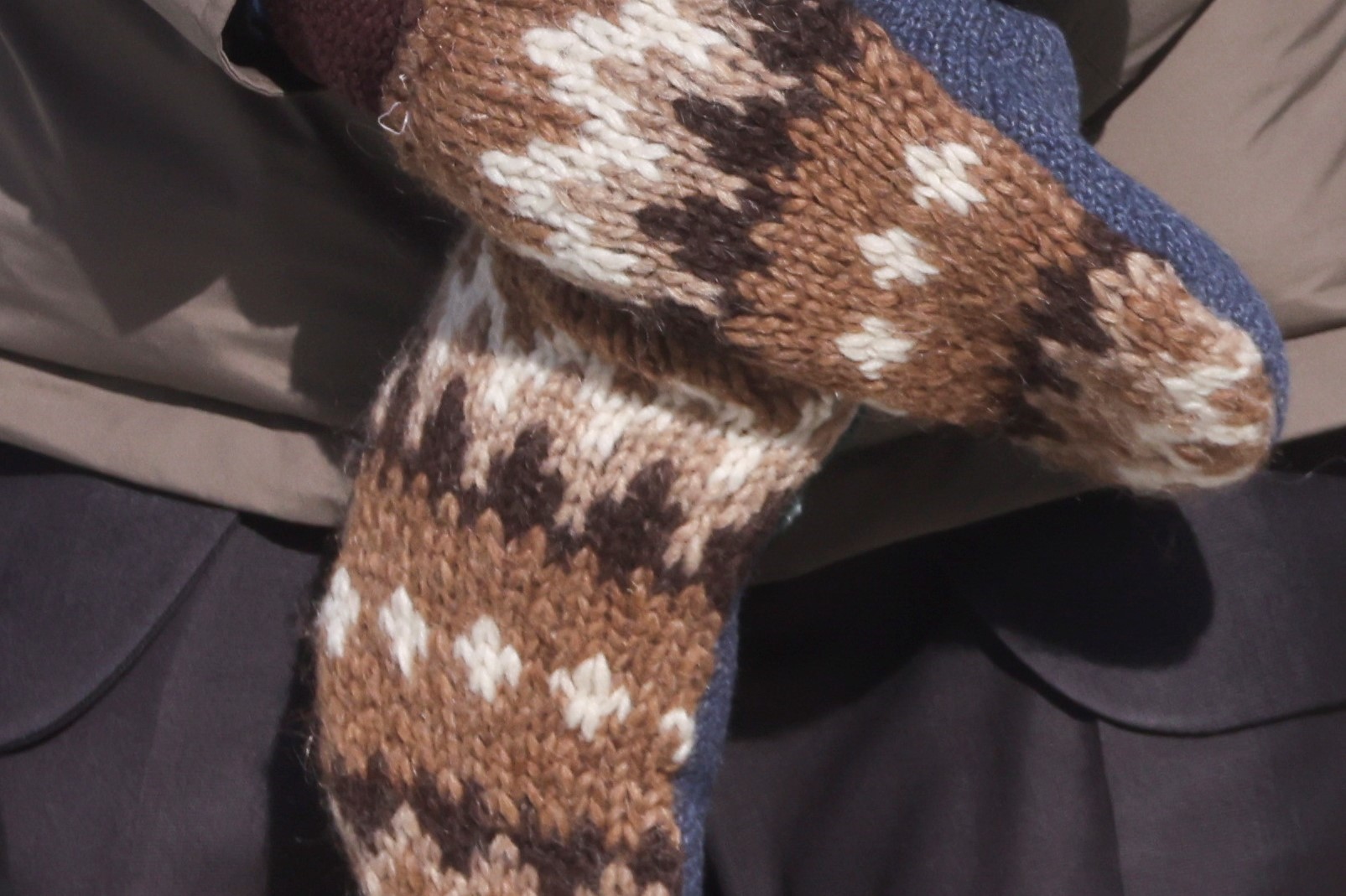 epa08953660 Senator Bernie Sanders wears mittens as he attends the inauguration of Joe Biden as the 46th President of the United States in Washington, DC, USA, 20 January 2021. Biden won the 03 November 2020 election to become the 46th President of the United States of America.  EPA/JONATHAN ERNST / POOL
