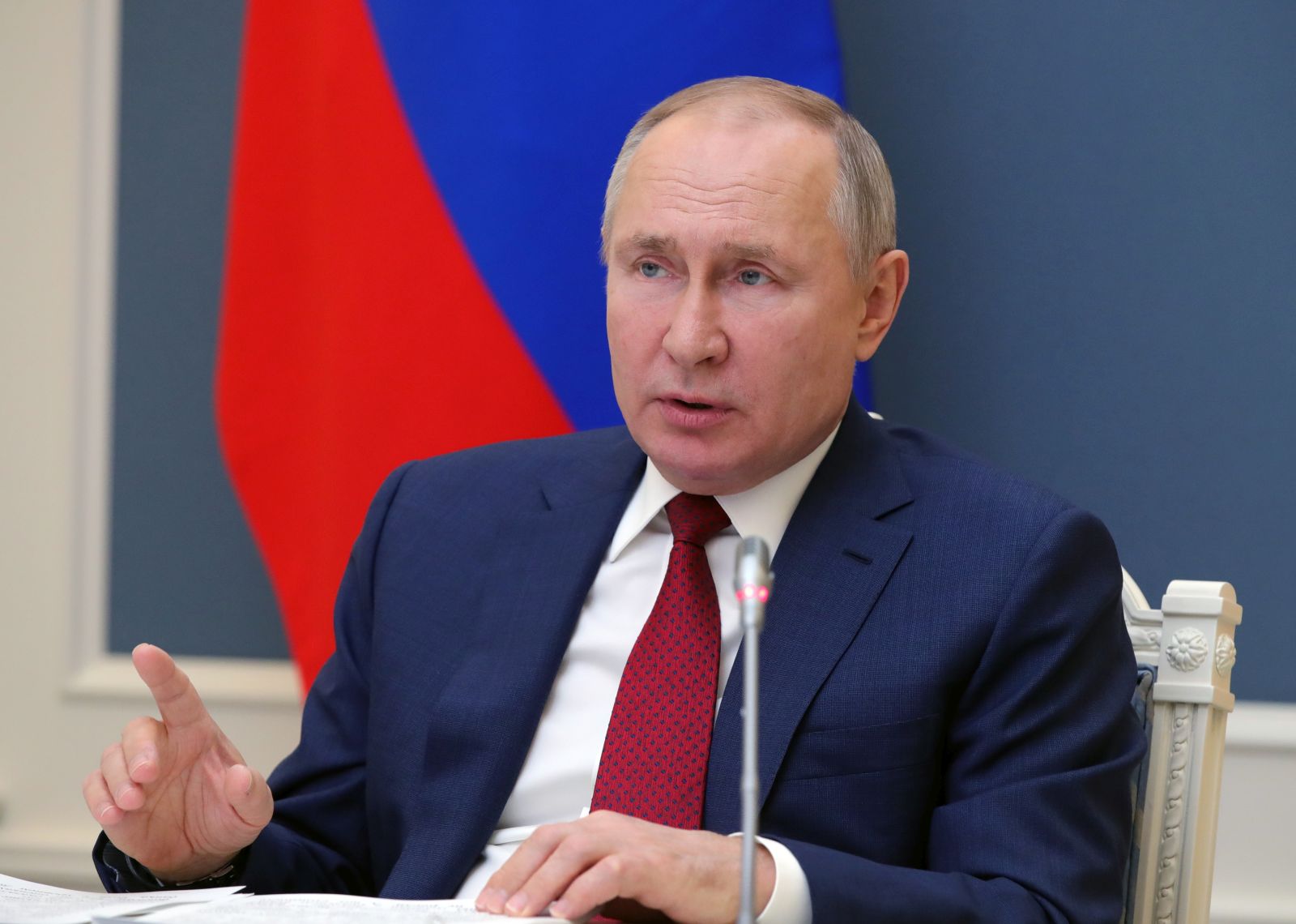 epa08968335 Russian President Vladimir Putin speaks at a session of the Davos Agenda 2021 online forum organized by the World Economic Forum (WEF), via a video link from the Kremlin in Moscow, Russia, 27 January 2021.  EPA/MICHAIL KLIMENTYEV/SPUTNIK/KREMLIN / POOL MANDATORY CREDIT