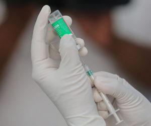 epa08972421 A Sri Lankan health worker prepares to inject a first dose of a Oxford-AstraZeneca COVID-19 vaccine shot at the Infectious Diseases Hospital (IDH) in Colombo, Sri Lanka, 29 January 2021. Sri Lankan health authorities are commencing the COVID-19 vaccination drive from the frontline workers on 29 January, after receiving 500,000 doses of the Oxford-AstraZeneca COVID-19 vaccines from neighboring India as per donation.  EPA/CHAMILA KARUNARATHNE
