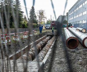 01.10.2020., Zagreb - Radovi na sanaciji puknuca vrelovoda na Zagrebackoj cesti kod kucnog broja 143a.
Photo: Davor Puklavec/PIXSELL