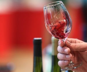 02.03.2018., Zagreb - Vinart Grand Tasting promenadno kusanje odabranih vinarija iz Hrvatske i svijeta po trecu godinu zaredom zapoceo u popularnom zagrebackom klubu Lauba. 
Photo: Robert Anic/PIXSELL