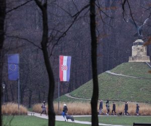 03.01.2021., Zagreb - Unatoc kisnom vremenu, gradjani Zagreba izasli su u park Maksimir. Photo: Marko Prpic/PIXSELL