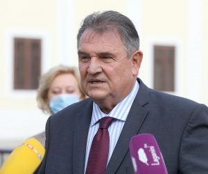 03.11.2020., Zagreb - Ispred Trga svetog Marka odrzana je konferencija za medije Narodne stranke Reformista na kojoj su o izmjenama zakona o kaznenom postupku govorili Radimir Cacic i Natalija Martincevic. 
Photo: Patrik Macek/PIXSELL