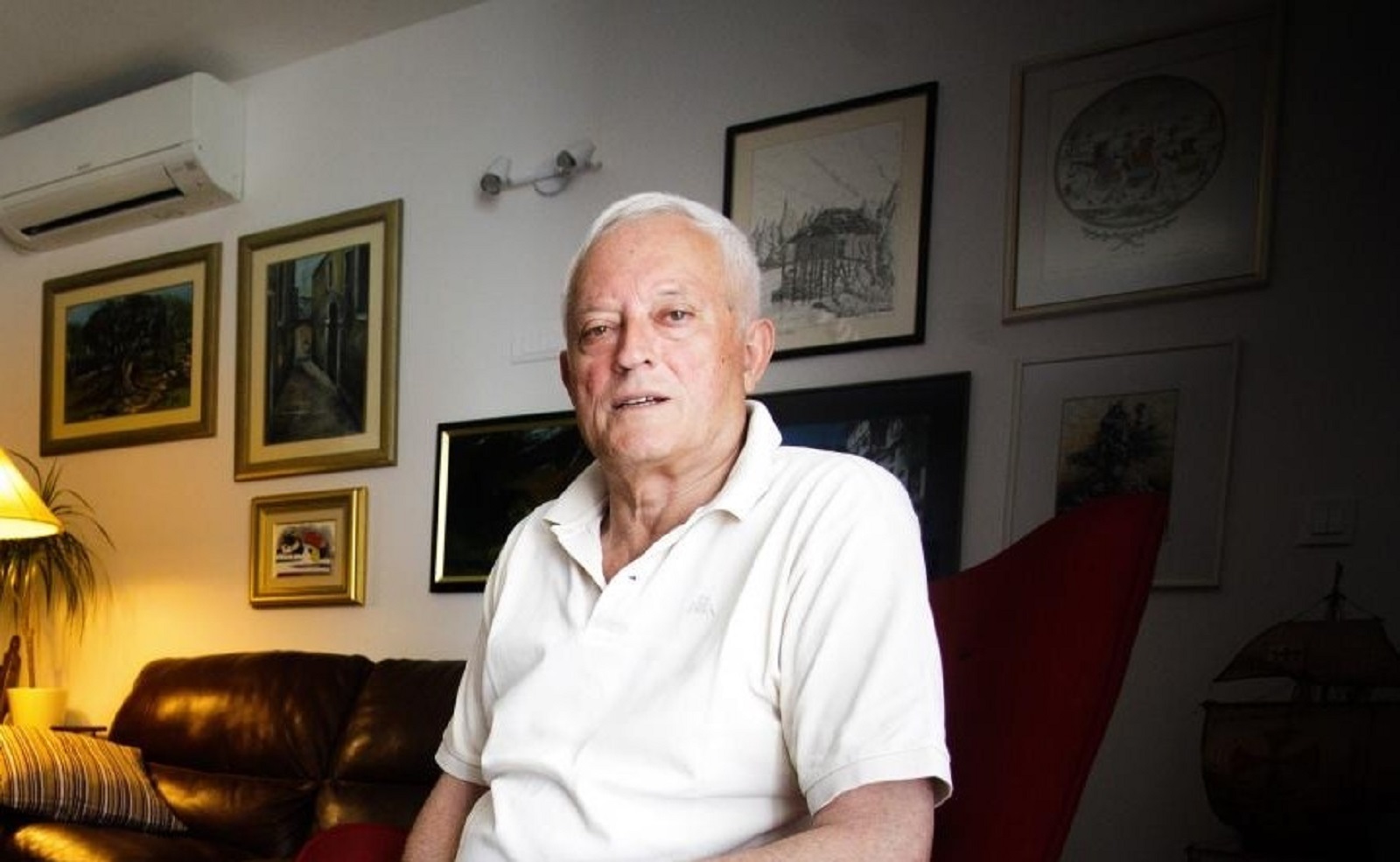 04.05.2020., Split - General Luka Dzanko za intervju i presnimke ratnih fotografija.
Photo: Milan Sabic/PIXSELL