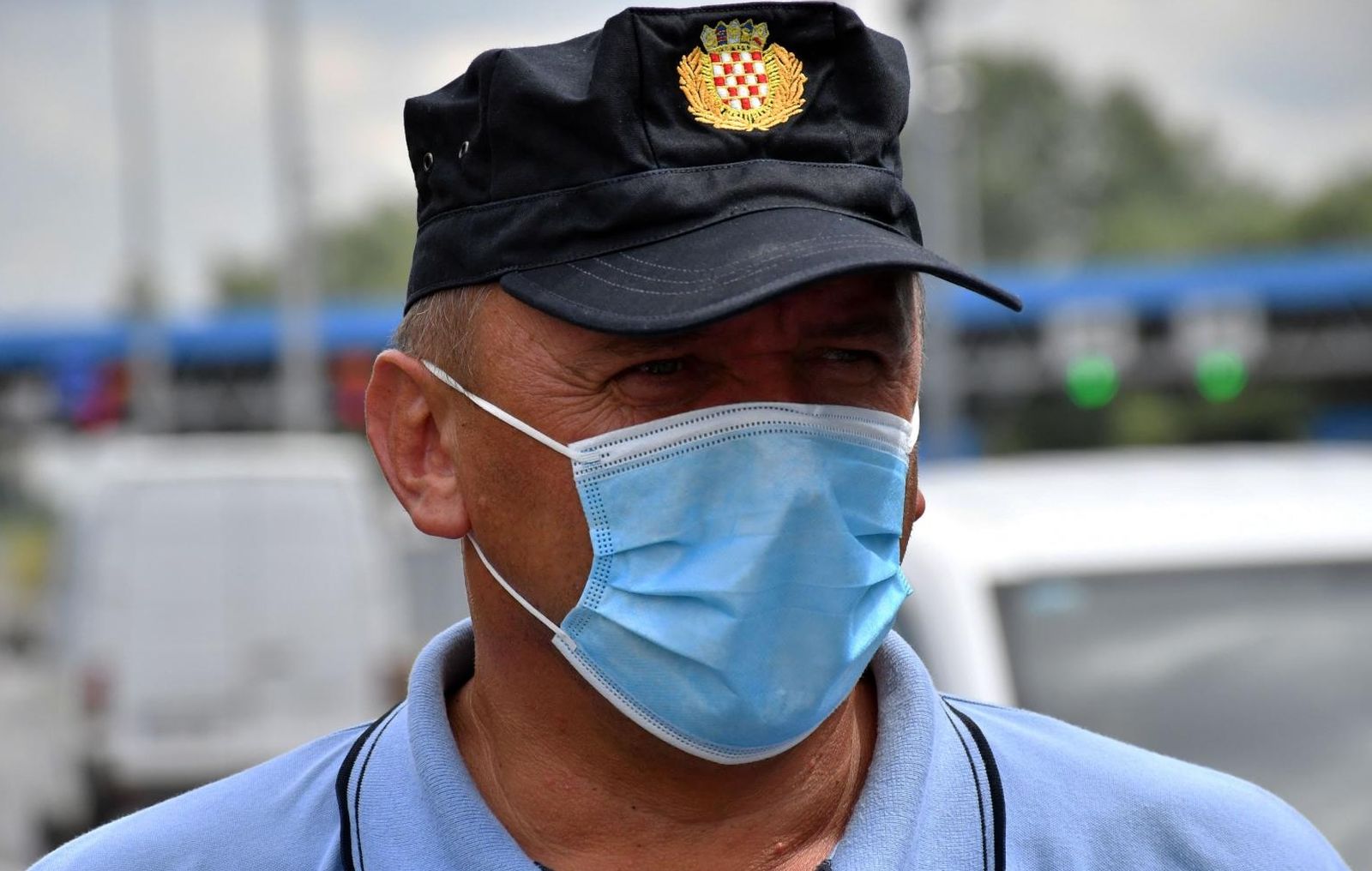 04.08.2020., Stara Gradiska - Velika zapljena cigareta na granicnom prijelazu u Staroj Gradiski. Pronadjeno je preko 160 tisuca kutija u kamionu BiH oznaka. Kamion je prevozio brikete bukve, a medju kutijama s briketom bile su skrivene i velike kartonske kutije s cigaretama, cija se vrijednost procjenjuje na oko 3,2 milijuna kuna. Miroslav Matic, nacelnik GP stara Gradiska
Photo: Ivica Galovic/PIXSELL