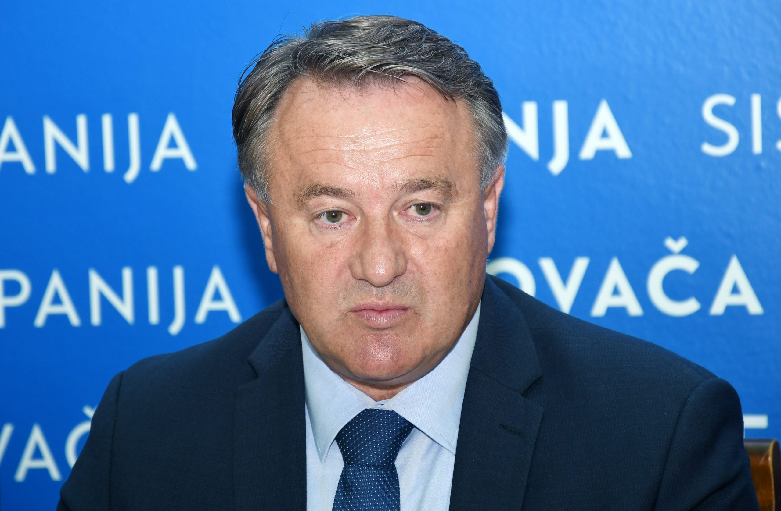04.09.2019., Sisak - U sklopu posjeta zupanijama ministar uprave Ivan Malenica u pratnji drzavne tajnice Josipe Rimac odrzao je radni sastanak sa sisacko-moslavackim zupanom Ivom Zinicem i njegovim zamjenicima. Tema sastanka bila je reforma javne uprave i preuzimanje javne uprave u nadleznost zupanija.Ivo Zinic.
Photo:Nikola Cutuk/PIXSELL