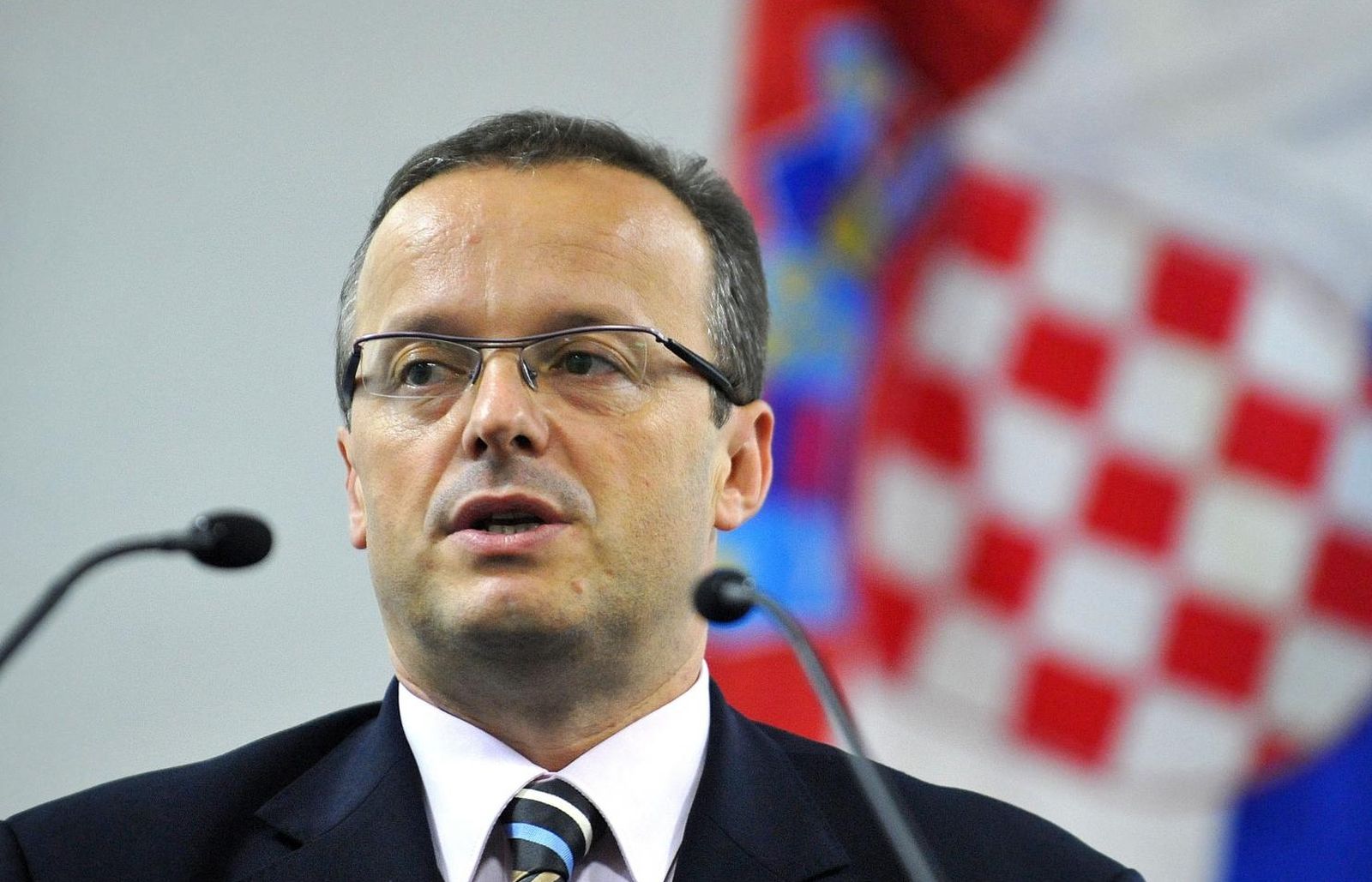 13.11.2008., Zagreb - U prostorijama Tribini grada zagreba na Kaptolu 27 odrzan je plenum o sigurnosti mladih pod nazivom ZEBRA. Vladimir Faber.
Photo: Marko Lukunic/Vecernji list