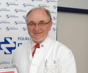 08.06.2009., Zagreb - Poliklinika Nemetova ukljucila se u humanitarnu akciju Zaklade "Ana Rukavina" i donirala opremu vrijednu 110.000,00 kuna. Zamrzivac marke Sanyo neophodan za cuvanje uzoraka u Banci krvi iz pupkovine. Marija Rukavina, upraviteljica Zaklade Ana Rukavina urucila je zahvalnicu prim.mr.sc. Egidiu Cepulicu, dr.med. ravnatelju Poliklinike. 
Photo: Marko Prpic/Vecernji list