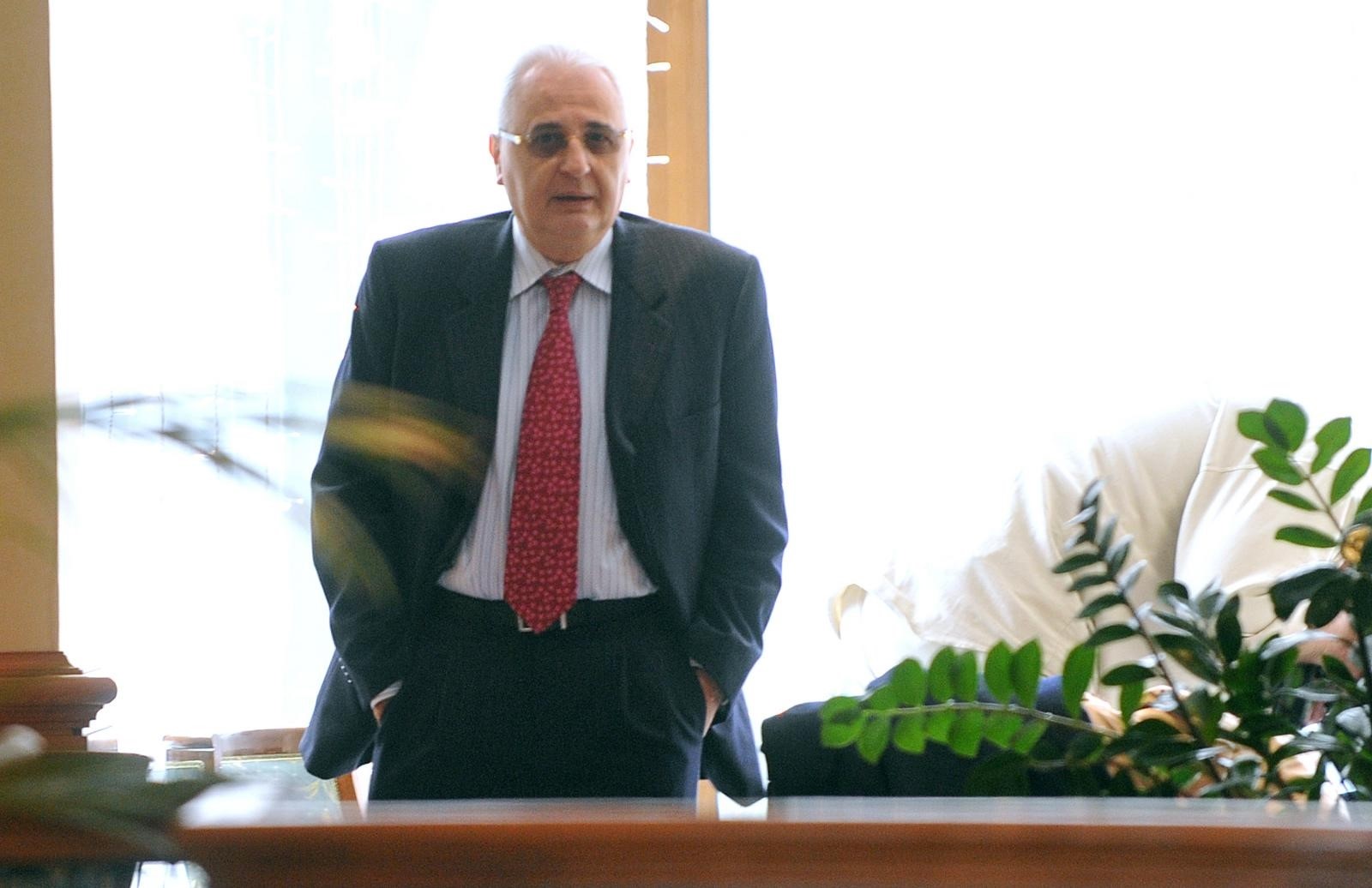 03.01.2011., hotel Westin, Zagreb - Neven Jurica, bivsi veleposlanik RH u Washingtonu, osudjen za zloporabu polozaja i ovlasti jer se, prema tvrdnjama iz optuznice, kreditnim karticama i novcem diplomatske misije koristio za osobne potrebe i placanje raznih privatnih racuna. 
Photo: Goran Stanzl/PIXSELL