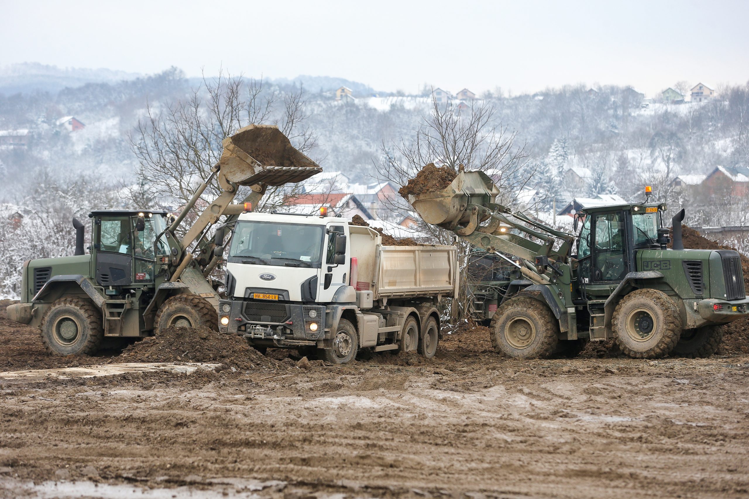13.01.2021., Petrinja - Gradiliste za kontejnersko naselje u ulici Sajmiste na kojem je angazirana mehanizacija Hrvatske vojske. Photo: Zeljko Lukunic/PIXSELL
