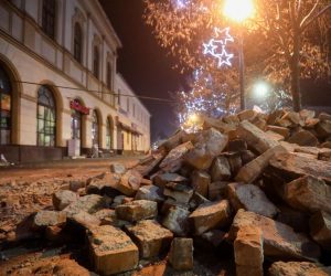 13.01.2021., Glina - Dva tjedna nakon razornog potresa, centar Gline sablasno je prazan.
Photo: Borna Filic/PIXSELL