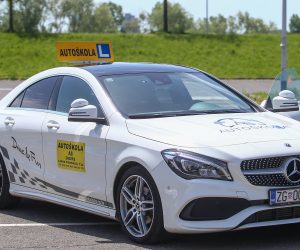 13.05.2020. Zagreb  - Zaklada „Hrvatska za djecu“ je ove godine pokrenula projekt “Moja nova skola – autoskola” kojem je cilj mladim ljudima bez odgovarajuce roditeljske skrbi omoguciti polaganje vozackog ispita.
Photo: Matija Habljak/PIXSELL