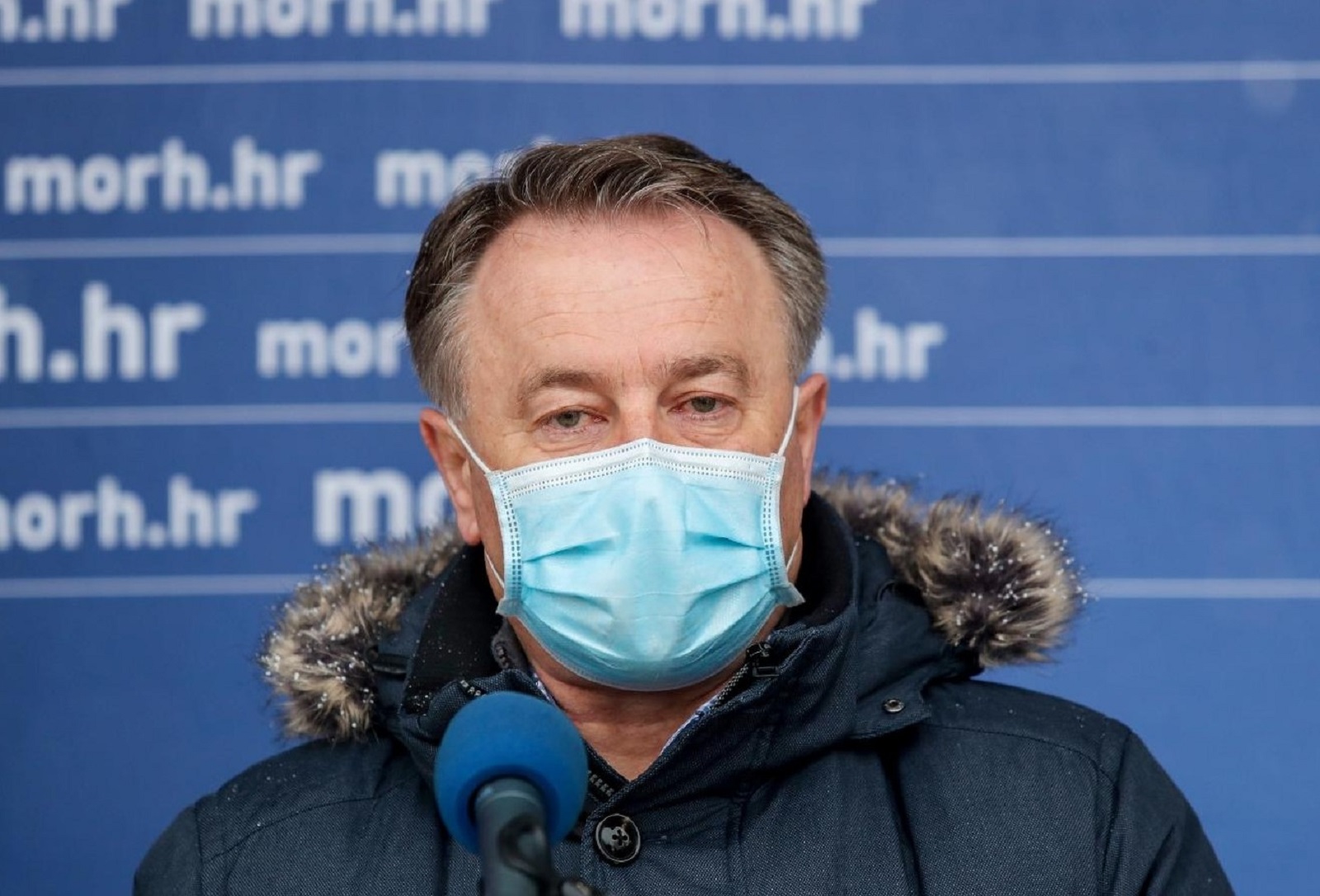 14.01.2021., Petrinja - Sisacko-moslavacki zupan Ivo Zinic dao je izjavu medijima prije obilaska vojarne "pukovnik Pregrag Matanovic" i centra Petrinje. Photo: Luka Stanzl/PIXSELL