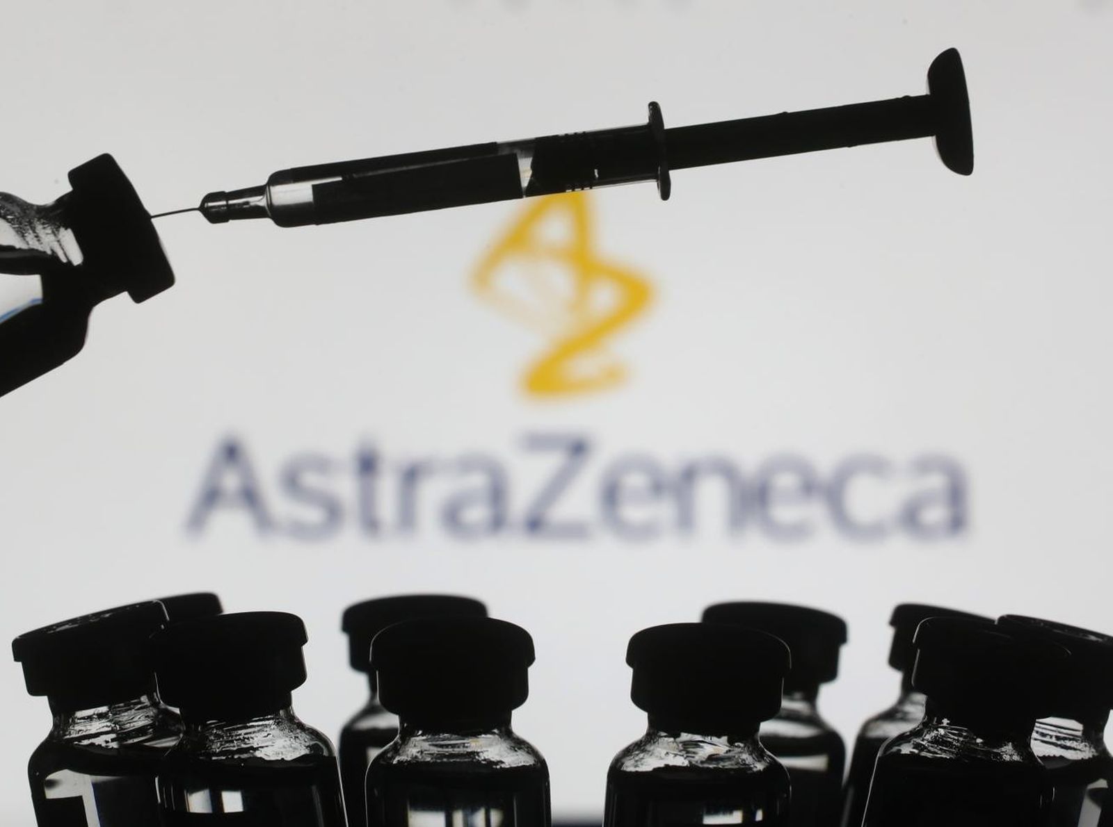 14.08.2020.,. .Zagreb . Ilustracija za cjepivo protiv koronavirusa. Velike svjetske farmaceutske kompanije ( GSK, Pfizer, Sanofi,Astrazenica, Valneva,Sanofi,BioNTech ) koje su vec u 3. fazi klinickih ispitivanja cjepiva za COVID 19. Photo: Zeljko Lukunic/PIXSELL