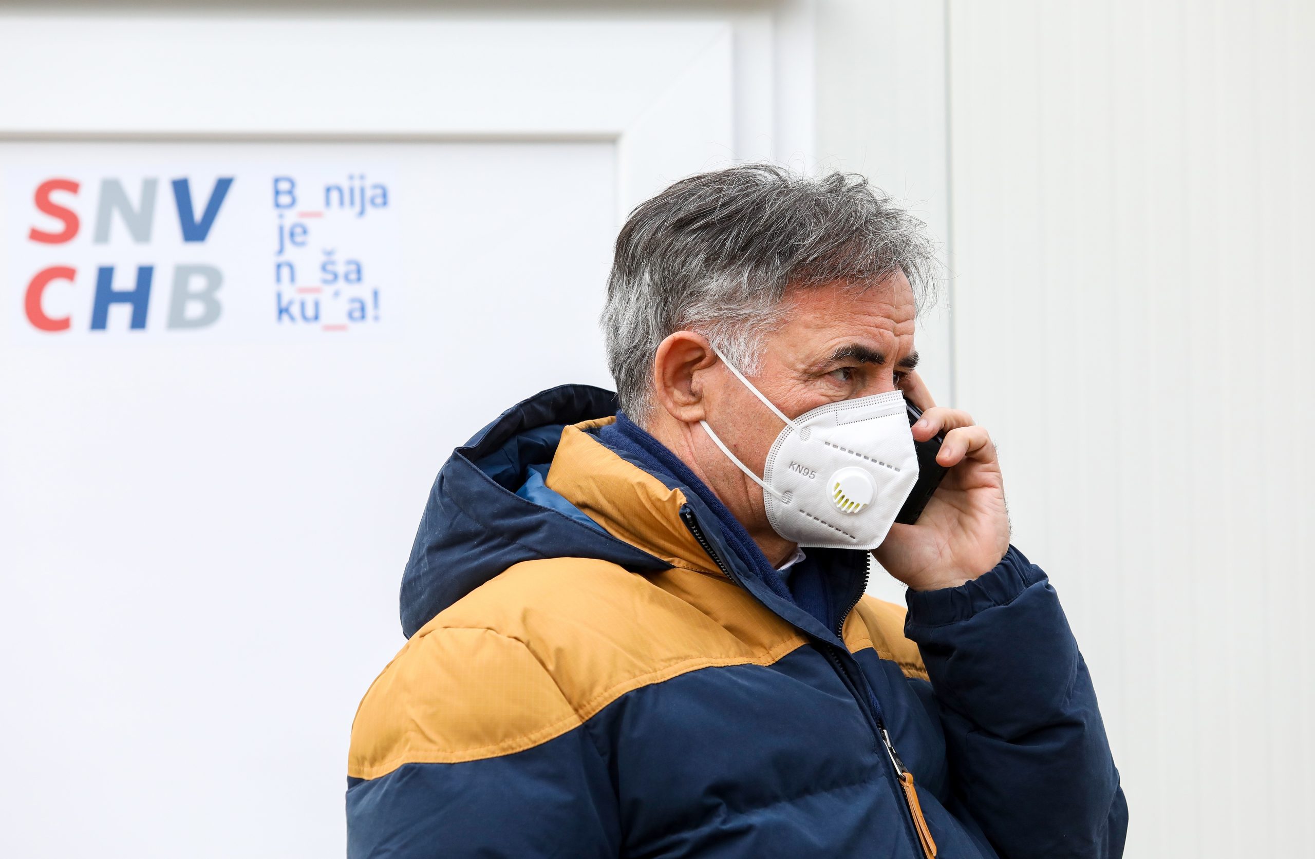 15.01.2021., Petrinja - Srpsko narodno vijece otvorilo je humanitarni punkt SNV-a kako bi se sve SNV-ove aktivnosti pomoci na terenu efikasnije koordinirale u direktnoj komunikaciji s u potresu stradalim stanovnistvom. Predsjednik Srpskog narodnog vijeca (SNV) Milorad Pupovac Photo: Patrik Macek/PIXSELL