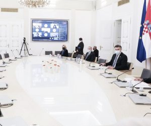 17.12.2020., Zagreb -Pod predsjedanjem premijera Plenkovica u banskim dvorima je odrzana sjednica znanstvenog savjeta za borbu protib koronavirusa.
Photo: Patrik Macek/PIXSELL