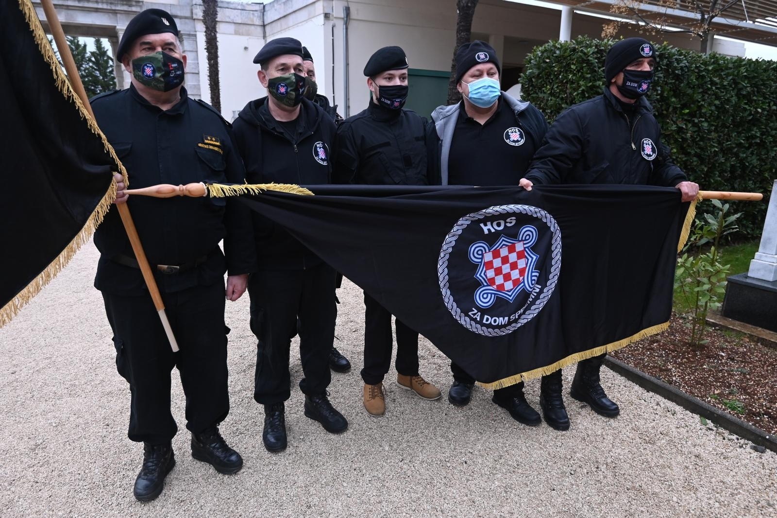 22.01.2021., Zadar - Kod sredisnjeg kriza na Gradskom groblju zapocelo je obiljezavanje obljetnice VRO Masklenica. Iako je bio najavljen dolazak predsjednika Zorana Milanovic, on se nije pojavio navodno zbog uvrstavanja pripadnika HOS-a u protokol obiljezavanja. 
Photo: Dino Stanin/PIXSELL