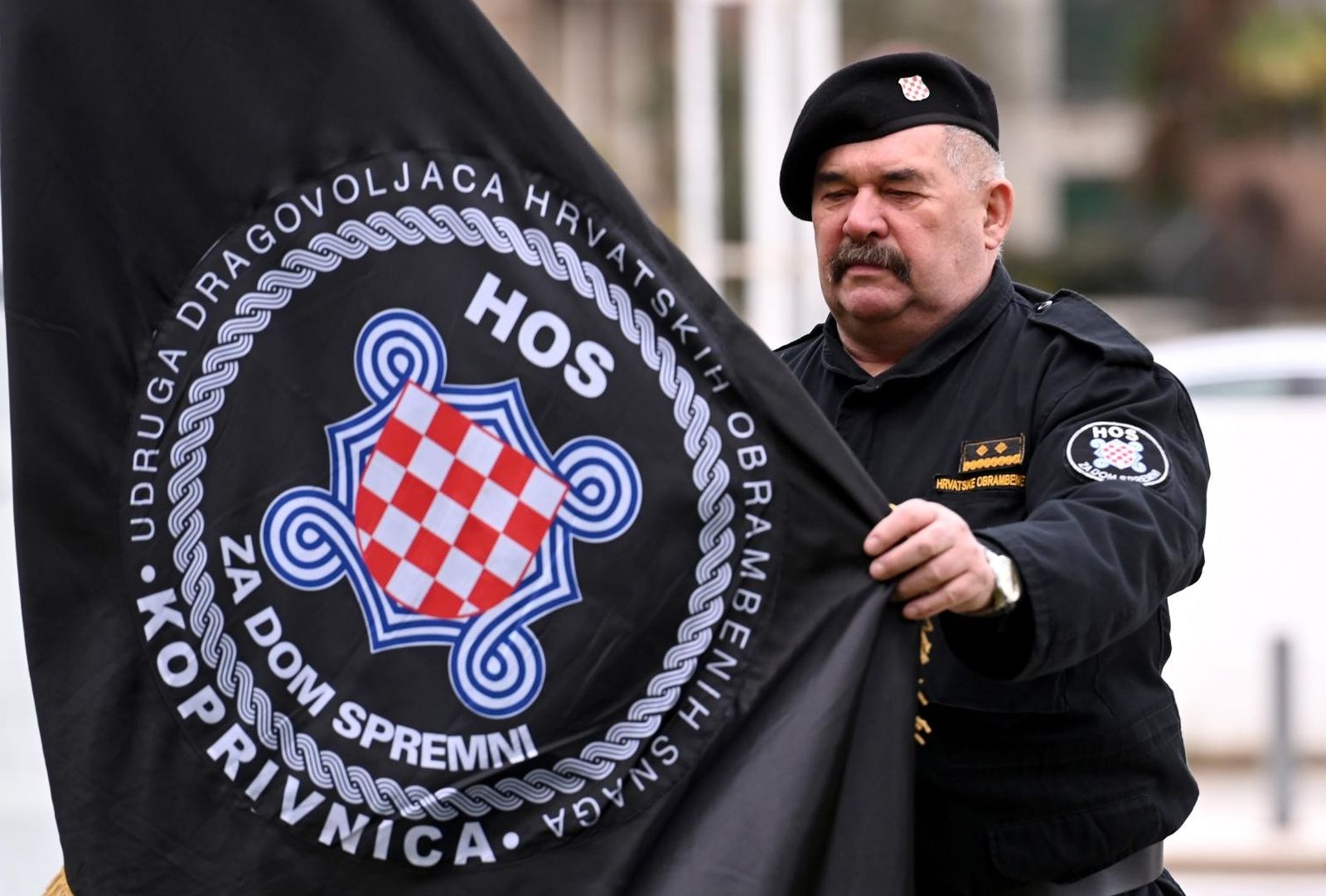 22.01.2021., Zadar - Kod sredisnjeg kriza na Gradskom groblju zapocelo je obiljezavanje obljetnice VRO Masklenica. Iako je bio najavljen dolazak predsjednika Zorana Milanovic, on se nije pojavio navodno zbog uvrstavanja pripadnika HOS-a u protokol obiljezavanja. 
Photo: Dino Stanin/PIXSELL