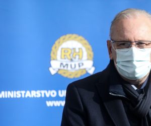 22.12.2020., Zagreb - Svecanost urucenja ugovora o najmu i kljuceva stana djelatnicima MUP-a u Ulici grada Chicaga. Davor Bozinovic, potpredsjednik Vlade i ministar unutarnjih poslova Photo: Marin Tironi/PIXSELL