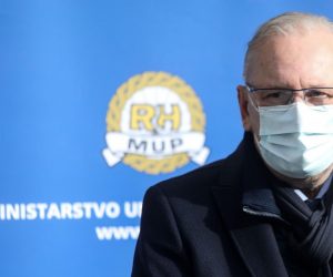 22.12.2020., Zagreb - Svecanost urucenja ugovora o najmu i kljuceva stana djelatnicima MUP-a u Ulici grada Chicaga. Davor Bozinovic, potpredsjednik Vlade i ministar unutarnjih poslova Photo: Marin Tironi/PIXSELL