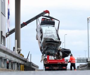 23.01.2021., Sisak - Kod naplatnih kucica Mraclin, na autocesti A11 Zagreb - Sisak,  vozac izgubio nadzor nad osobnim automobilom i udario u objekt HAC-a. Poginula je jedna osoba, zaposlenik HAC-a. 



Photo: Zeljko Lukunic/PIXSELL