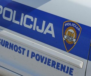 23.03.2013., Sibenik - Policijsko vozilo u sibenskoj luci. Natpsi na vozilu sigurnost i povjerenje. 
Photo: Hrvoje Jelavic/PIXSELL