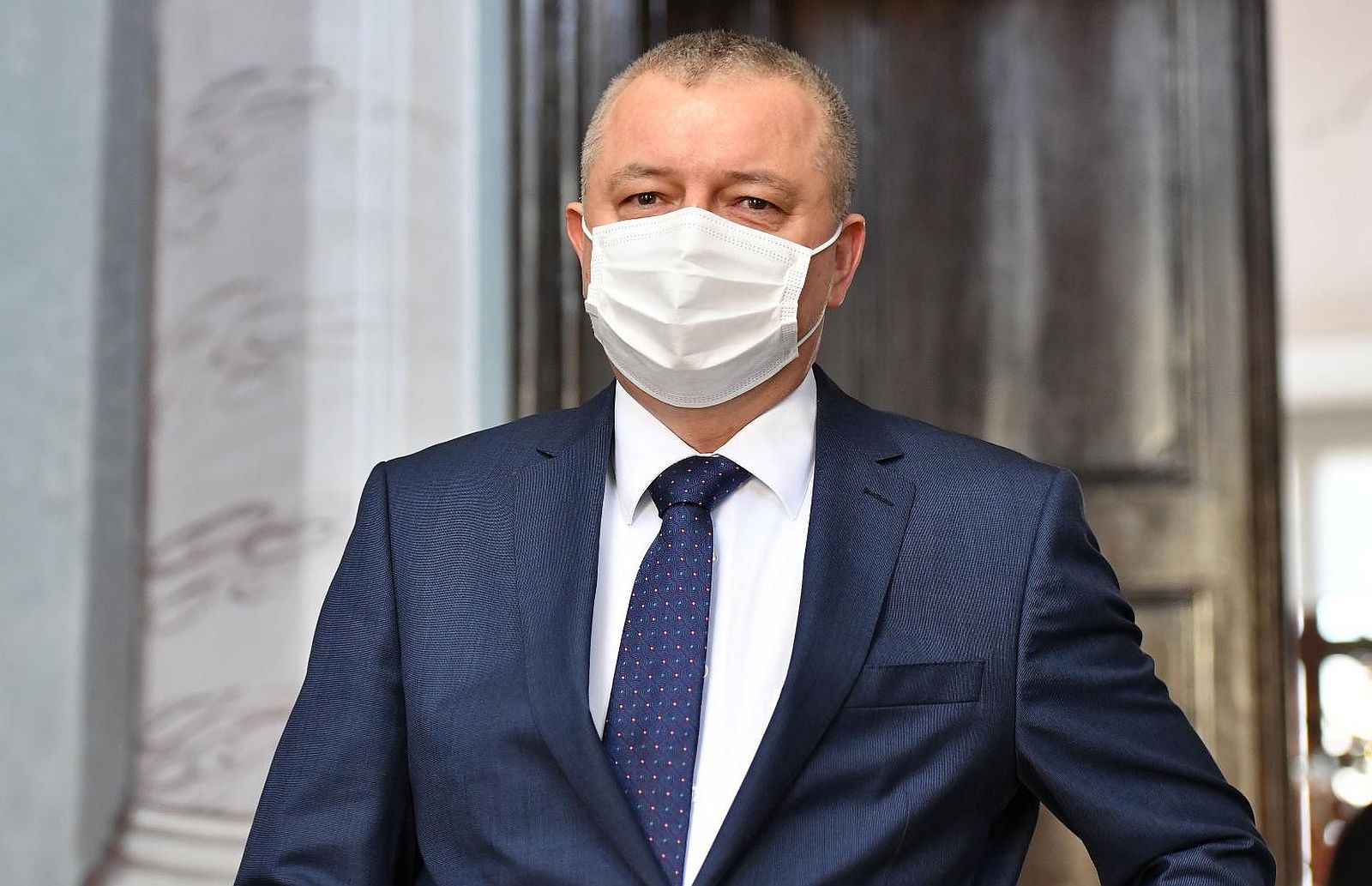 23.12.2020., Varazdin- Ministar prostornog uredjenja, graditeljstva i drzavne imovine Darko Horvat, zupanu Radimiru Cacicu u vlasnistvo dodijelio racunala i racunalnu opremu.
Photo: Vjeran Zganec Rogulja/PIXSELL