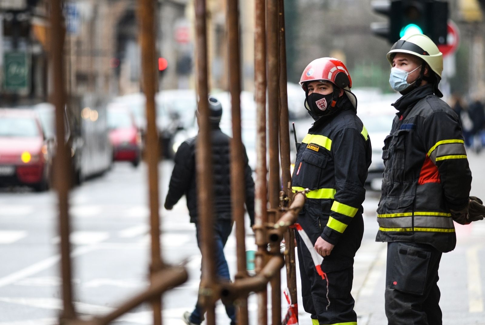 24.01.2021., Zagreb - Vatrogasci saniraju stetu od potresa u Gundulicevoj. 
Photo: Zoe Sarlija/PIXSELL